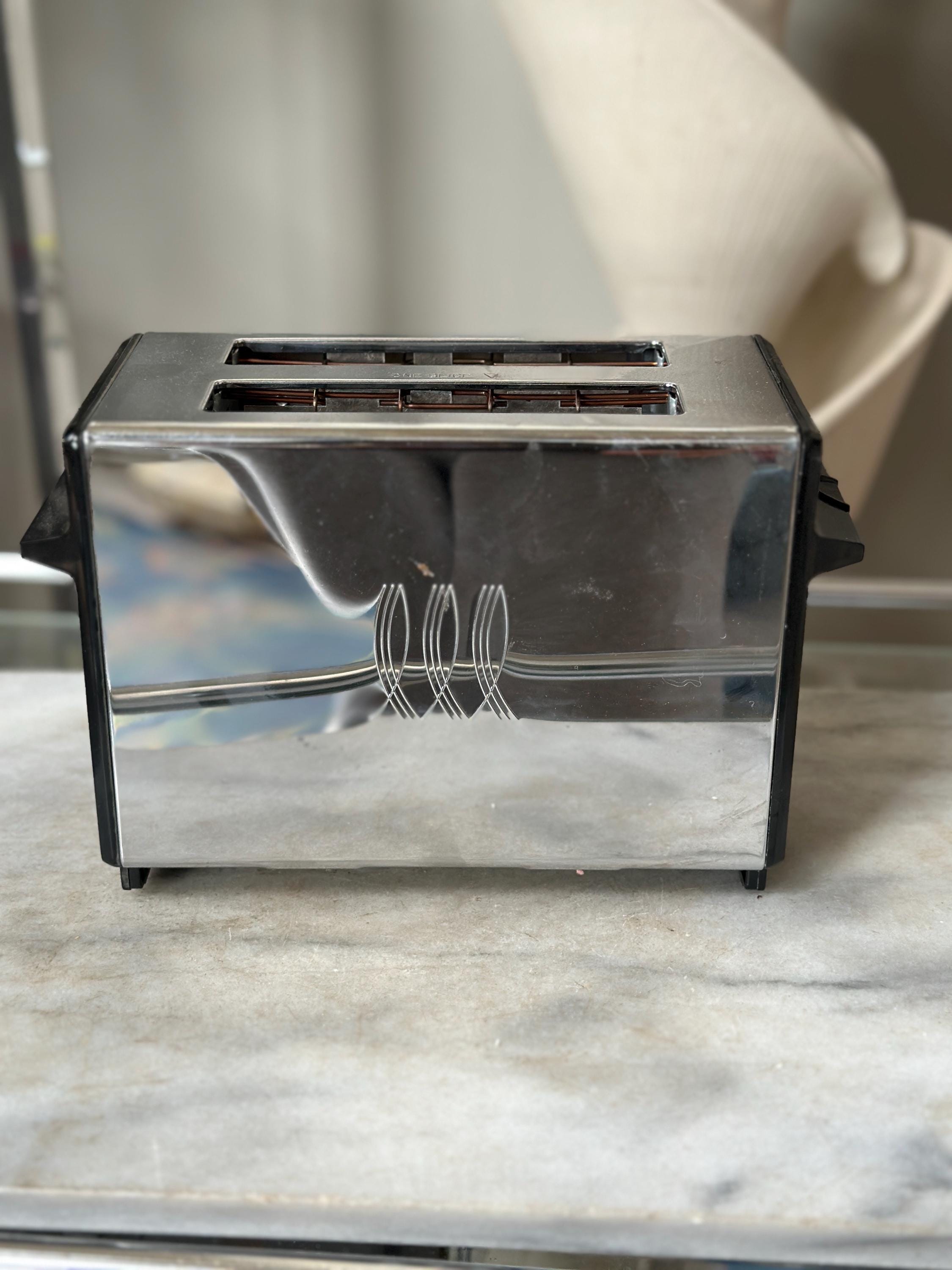 Vintage McGraw-Edison Toastmaster B700B Toaster | Chrome & Black 2-Slice Toaster | Tested, Working | Mid-Century Kitchen Appliance | Retro